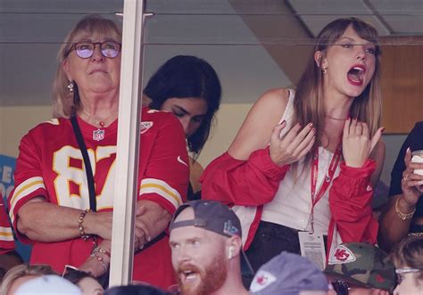 Travis Kelce notes Taylor Swift’s “bold” appearance at Chiefs game but is mum about any relationship